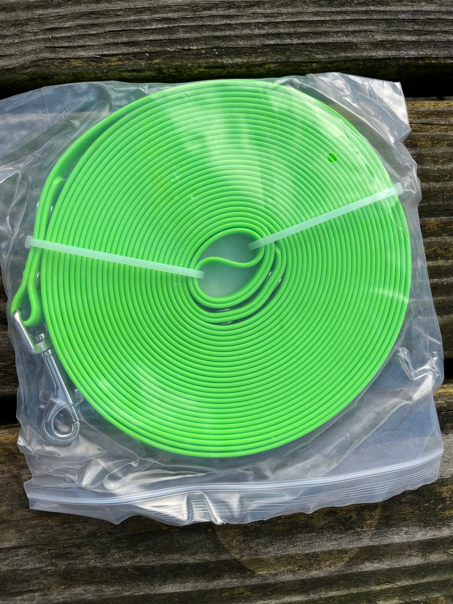 Biothane speurlijn met stevige musketon 10 meter en 1,5 cm dik